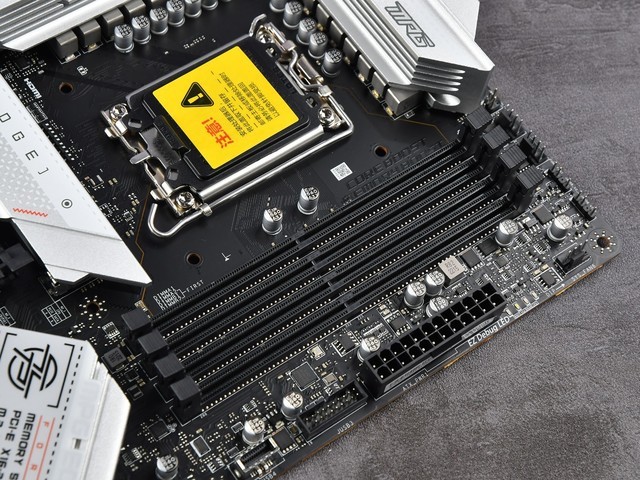 ΢Z790 EDGE WIFI DDR4ͼ ɫƷ