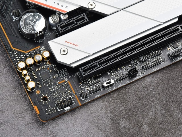 ΢Z790 EDGE WIFI DDR4ͼ ɫƷ
