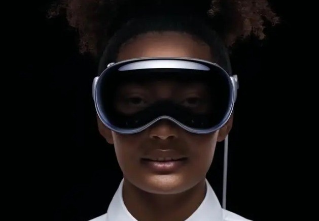 VR和AR眼镜买谁更合适？其实是梦幻与现实的选择