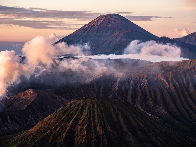 富士GFX100 II中画幅相机记录印尼风光之美