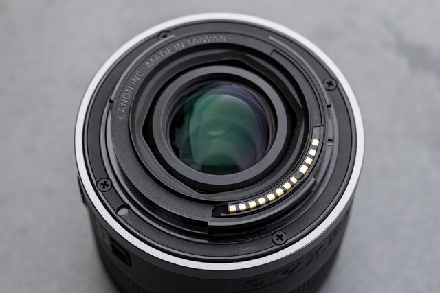 【有料评测】佳能RF24-50mm F4.5-6.3 IS STM评测：轻量好用的套机镜头