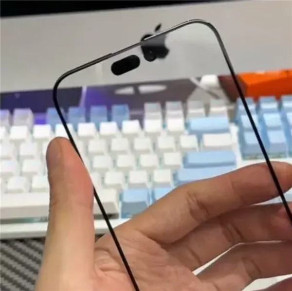 iPhone 15 Pro正面玻璃曝光 已经量产