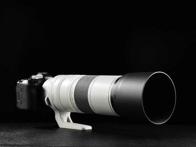  Analysis of New Lens of Large Aperture and Super Long Jiao Canon Micro Single Camera