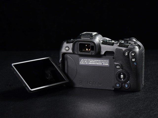  Canon 24 megapixel full frame EOS R8 set machine 10999 yuan