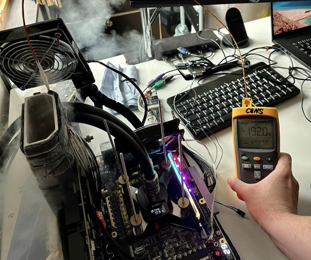 RTX 4090 Ƶ 3.8GHzͨ 3D ѹ