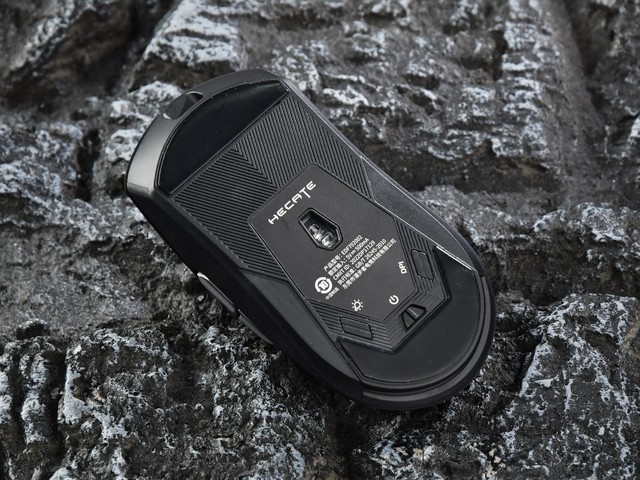 【有料评测】漫步者HECATE G4M Pro三模无线游戏鼠标：堆料很猛