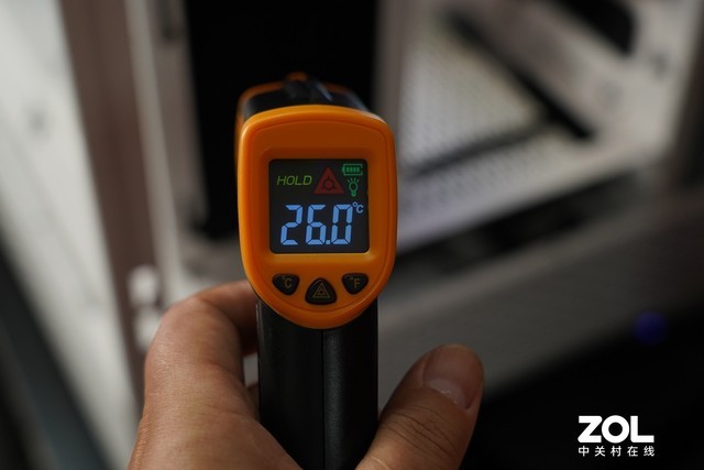 【有料评测】Tt飓风S360水冷散热器，轻松压制4GHz 