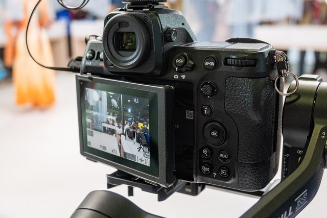 27999元的小“Z9” 尼康Z8全画幅相机新品成P&E展会焦点