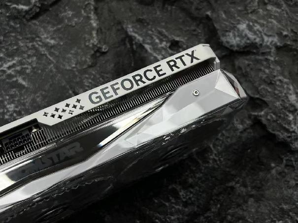 ġTiһӰ GeForce RTX 4070 Ti SUPER  OC