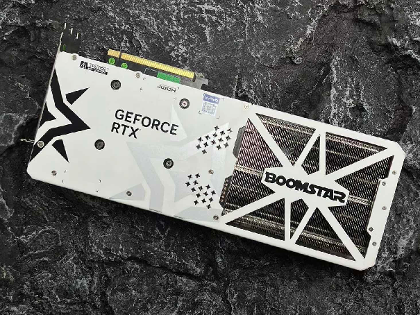 ġTiһӰ GeForce RTX 4070 Ti SUPER  OC