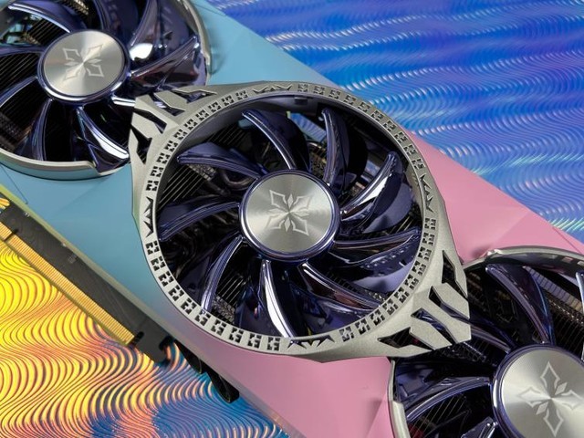 ġ̫SUPER GeForce RTX 4070TiSUPER Ǽü OC