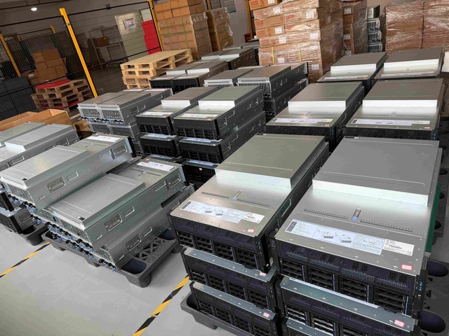 算力内卷升级:数眼智能豪掷2000万自建集群,Token服务商走向“重资产”_深圳固态硬盘行情-中关村在线