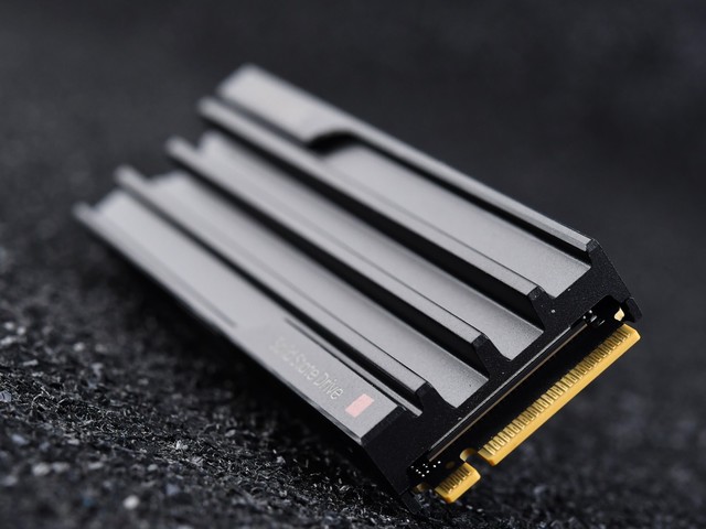 PCIe5.0���ܱ�� ����9100 PRO��̬Ӳ������