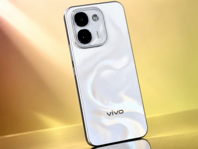 vivo Y600深度体验:万级蓝海电池遇上满级抗造,两千元档的“长久省心之选”