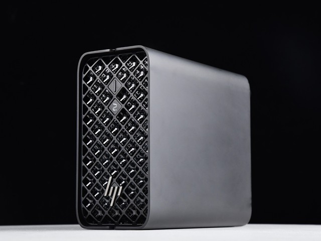 比NAS小,比台式机性能还强!体验锐龙AI Ma×+ PRO 395迷你电脑