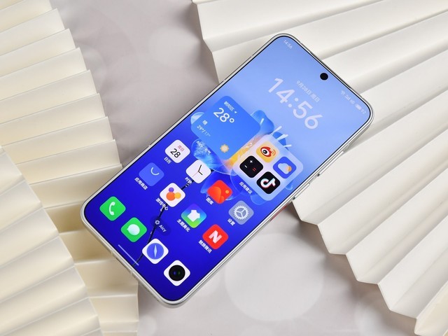 魅族22图赏:1.2mm四等边直屏,一眼心动的白月光