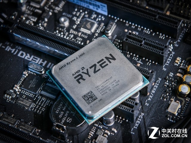 AMD Ryzen 5 2600ͼ