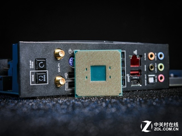 AMD Ryzen 5 2600ͼ