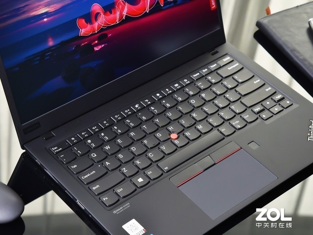 ȫʱ콢 ThinkPad X1 Carbon 2019ͼ