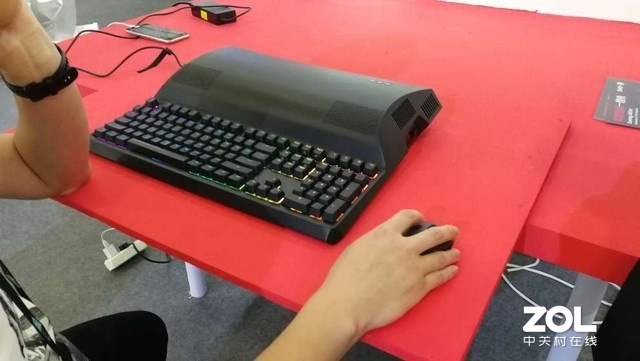 Ϸمˬ ͶӰ羺һΧ