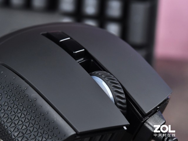 ſô̺ SCIMITAR RGB ELITE 