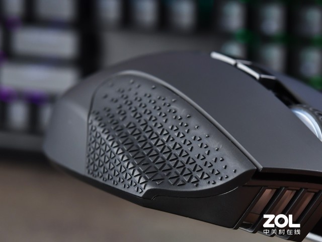 ſô̺ SCIMITAR RGB ELITE 