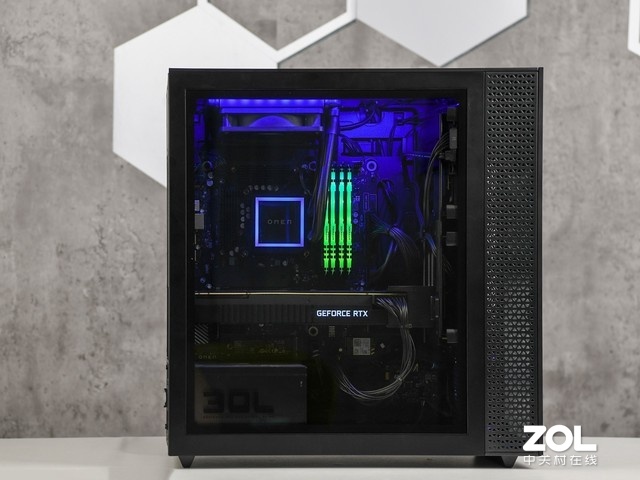 10��i9+RTX 2080 Ti ���հ�Ӱ����6�콢��̨ʽ��ͼ��