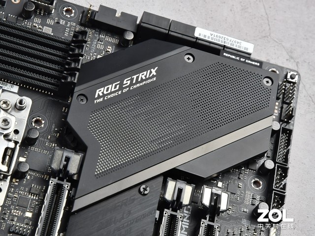 ³ѡ ROG STRIX TRX40-E GAMINGͼ