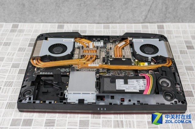 微星GT75VR 十热管内部旗舰游戏本初窥