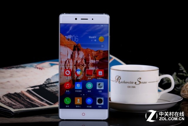 2.5D�������ޱ߿� nubia Z11�»�ͼ��
