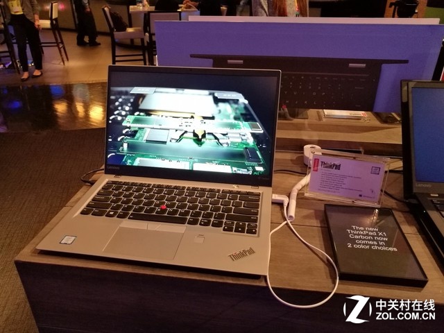 CES 2017 ThinkPad X1 Carbon