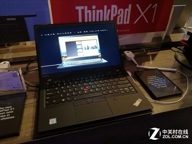 CES 2017 ThinkPad X1 Carbon