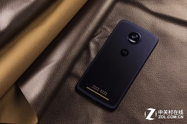 ſ᱾ɫ moto Z2 Playɫ