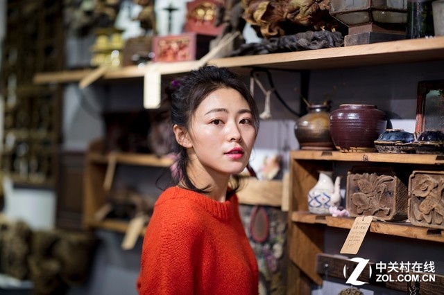 C 85mm F1.4Ů