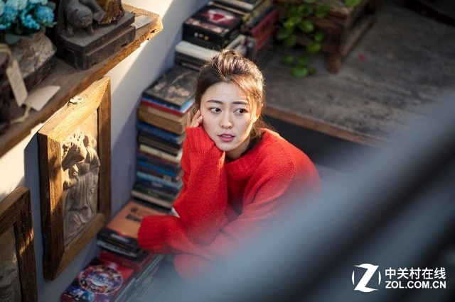 C 85mm F1.4Ů