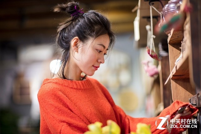C 85mm F1.4Ů