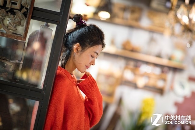 C 85mm F1.4Ů