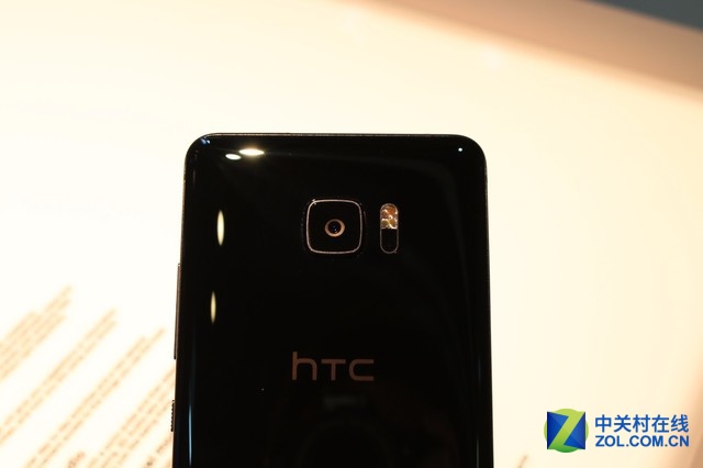 Ҳ HTC U Ultra˫ɫ̨MWC