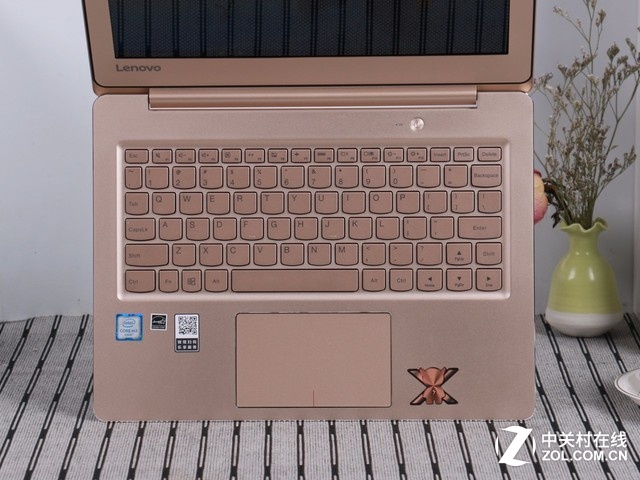 不到3000元的全金属本 联想小新air 12图赏_笔记本评测-中关村在线