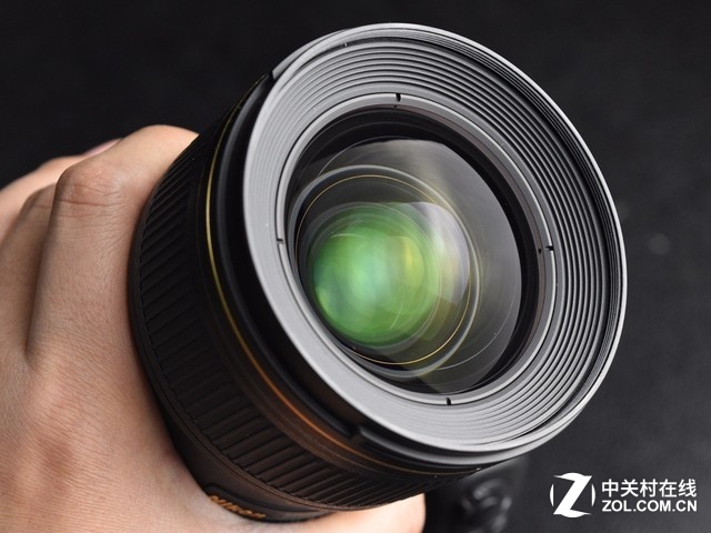 ٱ ῵28mm f/1.4Eʵ