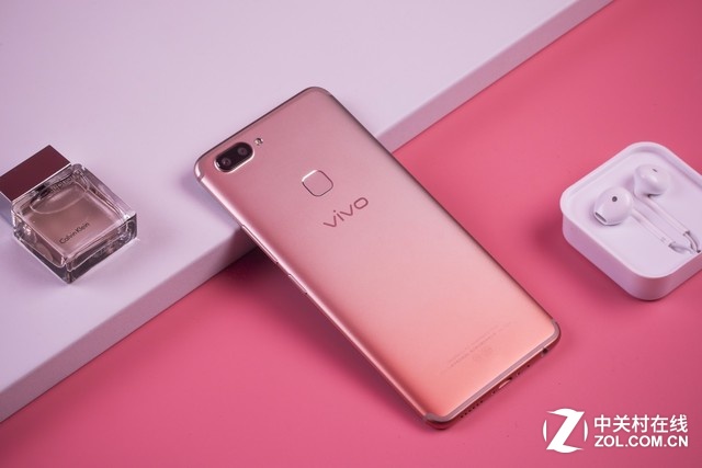 一面玫瑰一面樱花 vivo X20梦幻粉图赏 