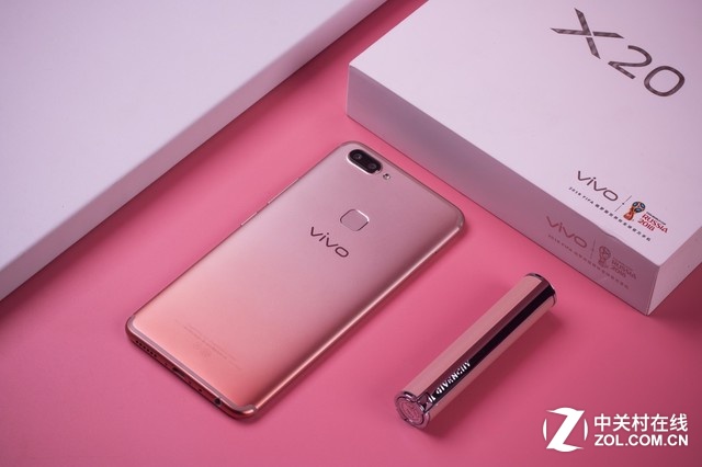 一面玫瑰一面樱花 vivo X20梦幻粉图赏 