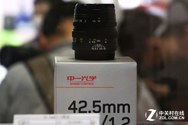 135mm f/1.4! һѧȦP&E