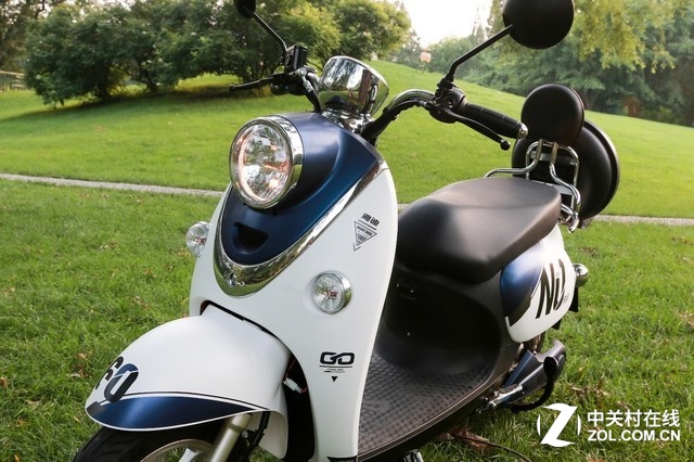 行将所智雅迪米兰电动车户外实拍