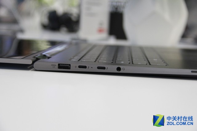 Ӱɫ YOGA 7 Proֳͼ