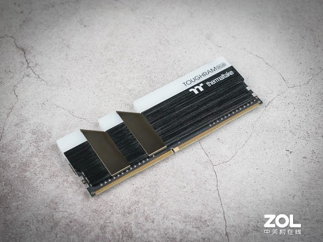 Ƶڴ泤ɶԽToughRam RGBͼϮ