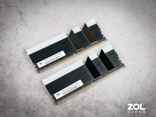 Ƶڴ泤ɶԽToughRam RGBͼϮ