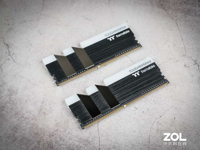 Ƶڴ泤ɶԽToughRam RGBͼϮ