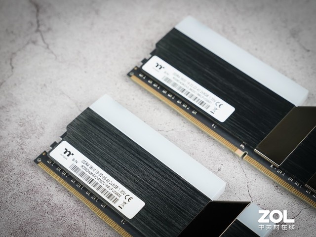 Ƶڴ泤ɶԽToughRam RGBͼϮ