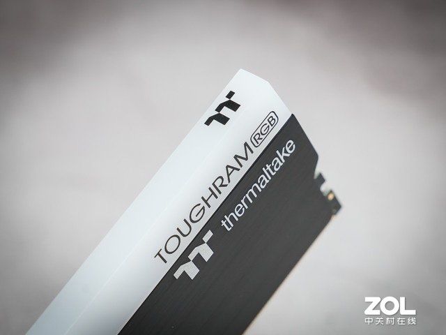 Ƶڴ泤ɶԽToughRam RGBͼϮ